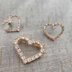Elegant Gold Heart-Shaped Earrings (C5)